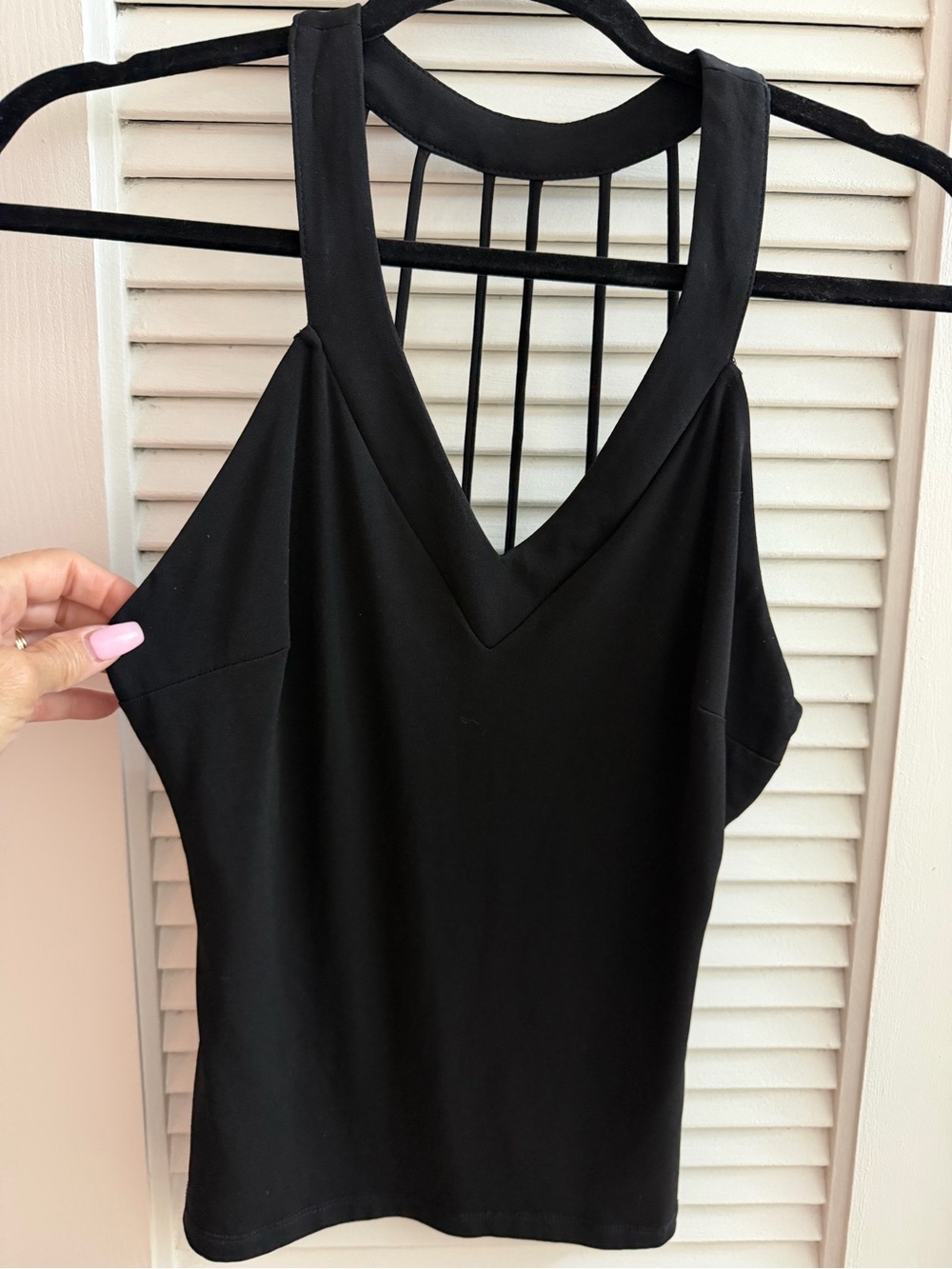 Black V-Neck Racerback Women's Tank Top Size Large